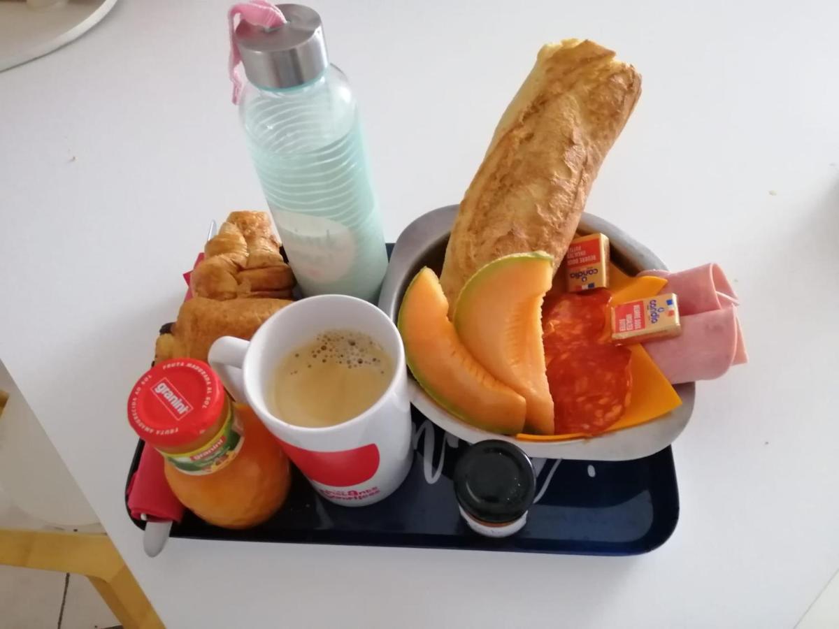 Au Repos Du Verger Couvrelles Eksteriør billede