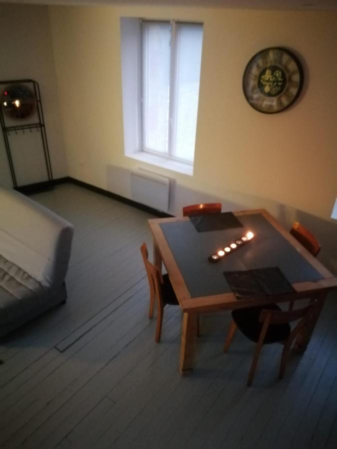 Au Repos Du Verger Couvrelles Eksteriør billede